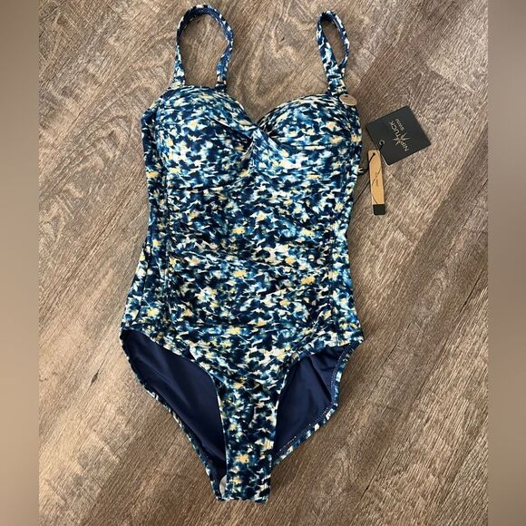 Nip Tuck Multifit Cup Joanne One-Piece Swimsuit- Size 4 - Picture 1 of 8